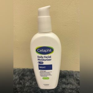 Night Facial Moisturizer - White